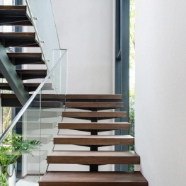 Mono Stringer Stairs