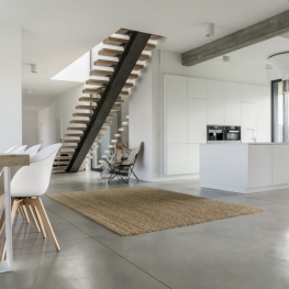 Mono Stringer Stairs    